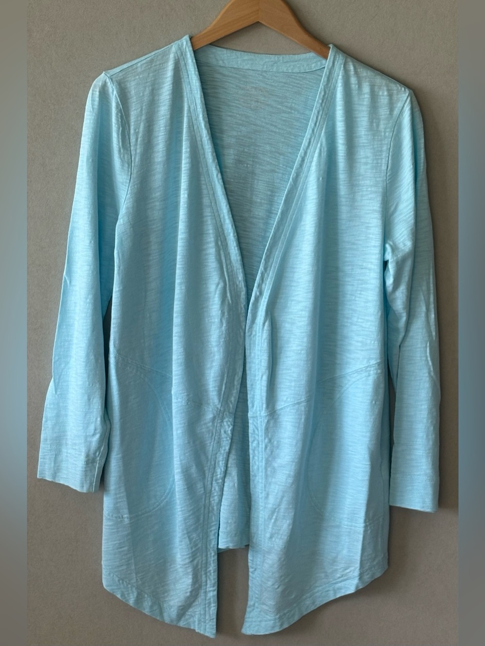 Chico's Light Teal Blue open cardigan with Silver Logo pockets, size medium